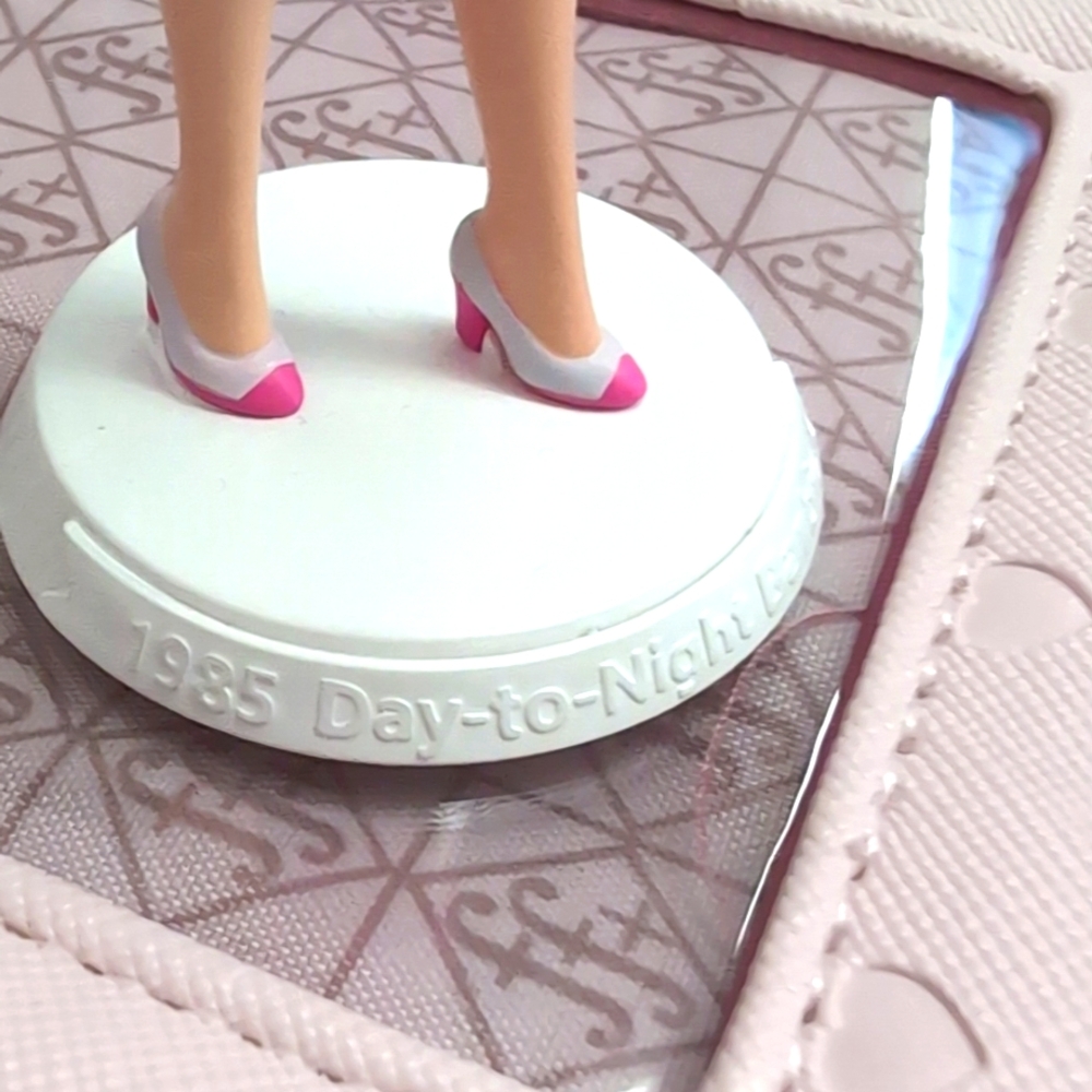 💓Buy 2 Get 1 FREE 🩷PopMart X Barbie Series- "1985 Day-to-night Barbie" - Picture 4 of 5